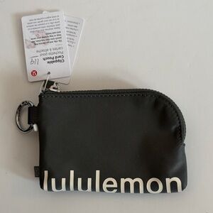 Lululemon Charcoal Grey Clippable Card Pouch. GRSG/LTIV NWT